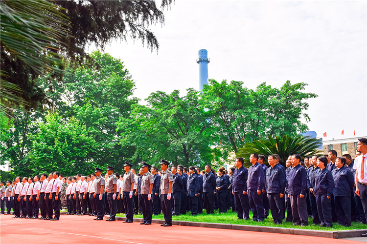 自強不息 追求卓越 創造奇跡 ——集團公司隆重舉行慶祝成立二十一周年升旗儀(圖6)